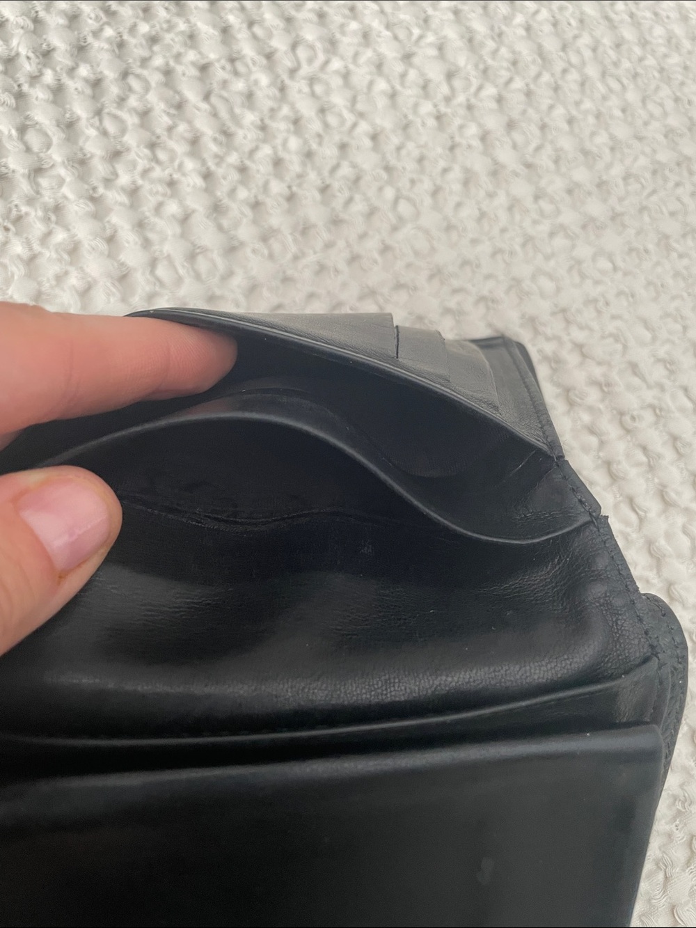 CHANEL Black Caviar Leather Bifold Wallet with CC Logo - Picture 6 of 12